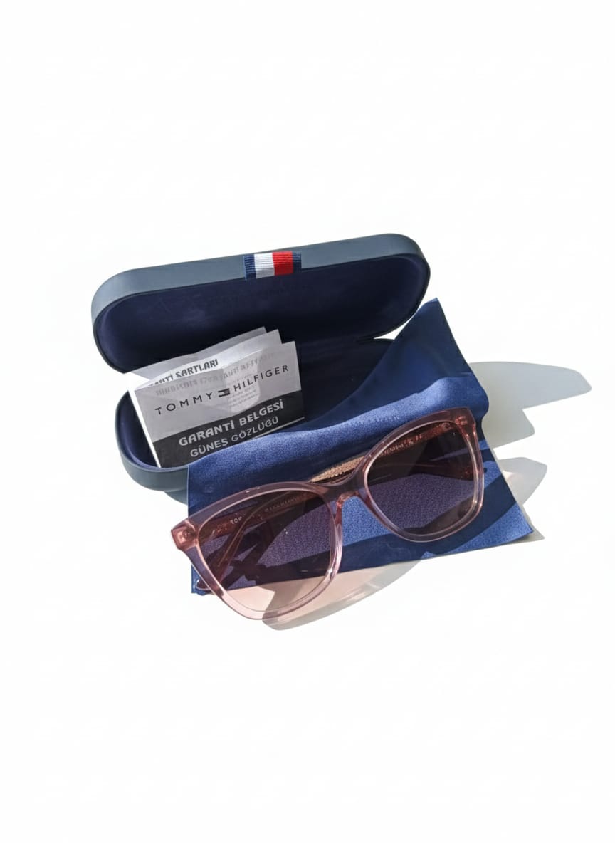 Tommy Hilfiger Women’s Cat-Eye Sunglasses – Transparent Pink